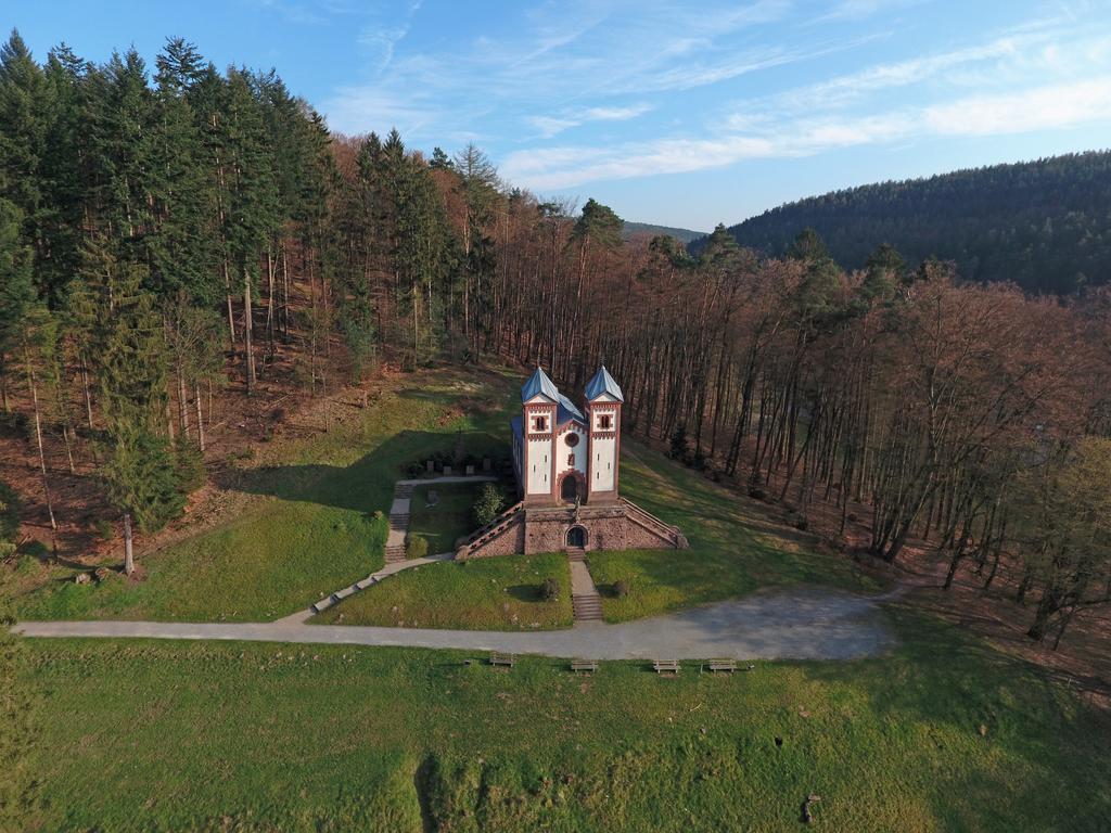 Naturhotel Ruegers Forstgut Mespelbrunn Exterior photo