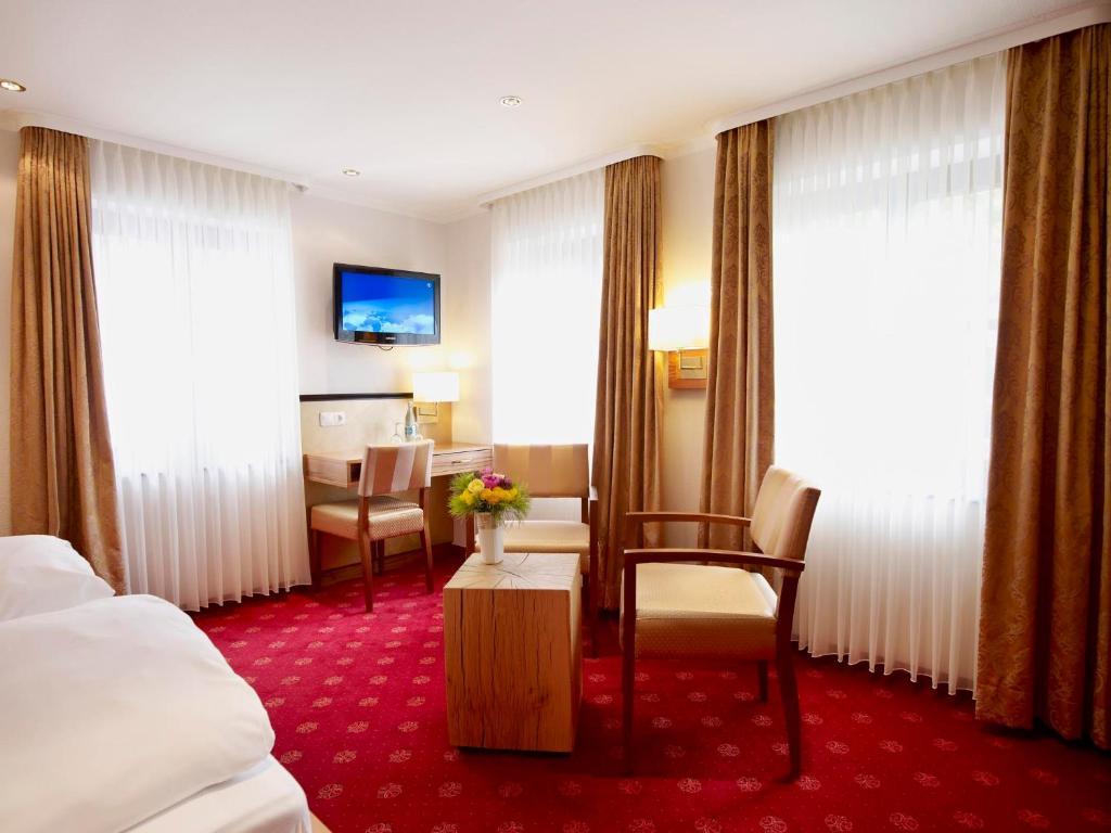 Naturhotel Ruegers Forstgut Mespelbrunn Room photo